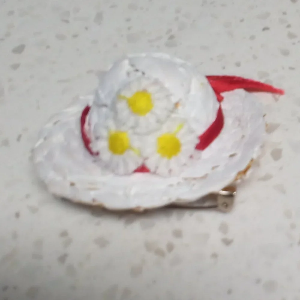 EUC VINTAGE WHITE STRAW HAT BROOCH